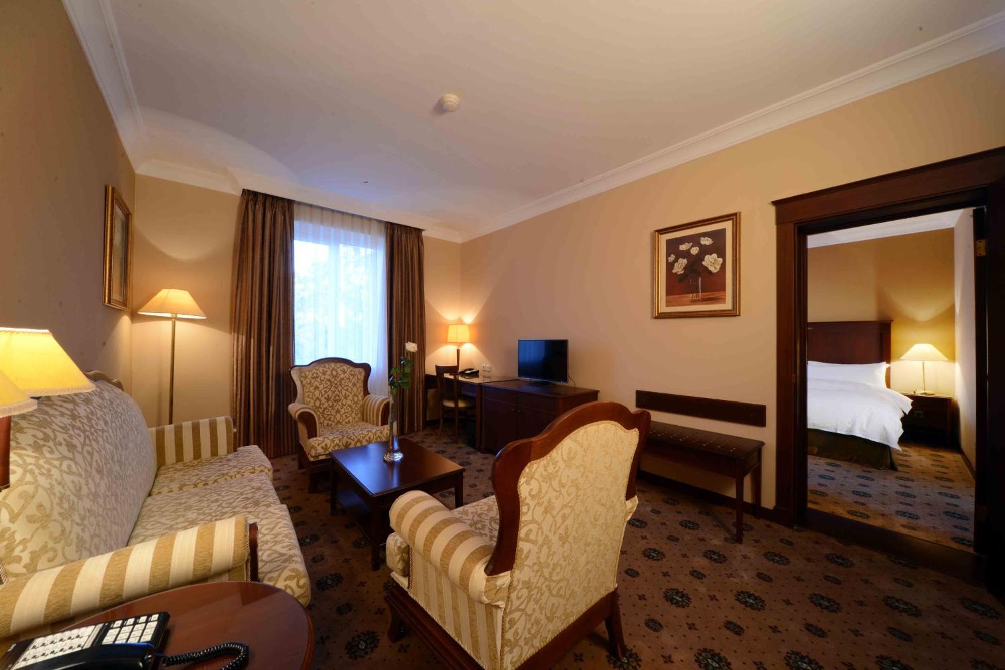 Lotte City Hotels Tashkent Palace Zimmer foto